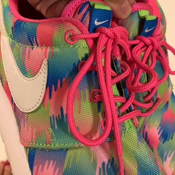 Nike size 6 1/2 fluorescent color athletic shoes - Picture 5 of 8